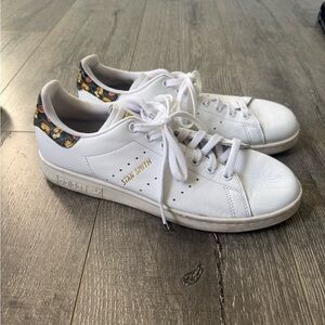 Adidas Stan Smith – White Floral Heel (Women’s)